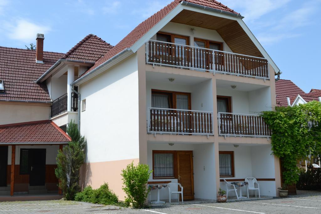 Guest House Silatti - Apartments Keszthely Eksteriør bilde